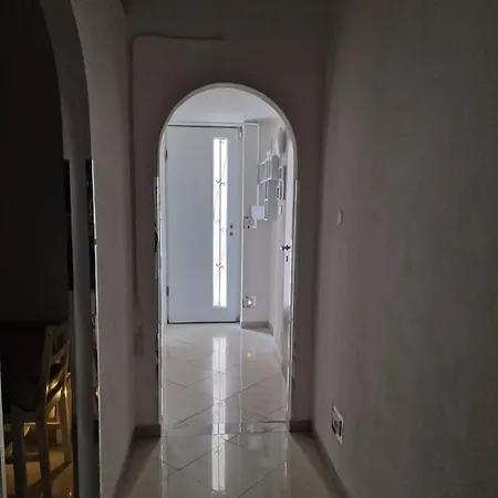 Cinzia's House Of Mirrors Daire Pisa